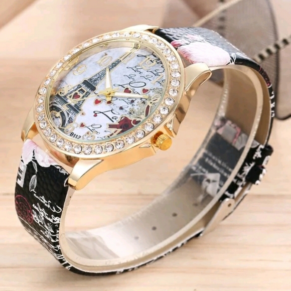 Eiffel Tower Black Quartz Round Watch - Picture 3 of 5